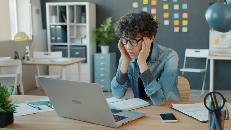 Immer erreichbar, immer produktiv? Digitaler Druck im Studierendenalltag